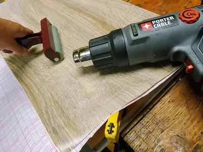 installing the linoleum printing brayer