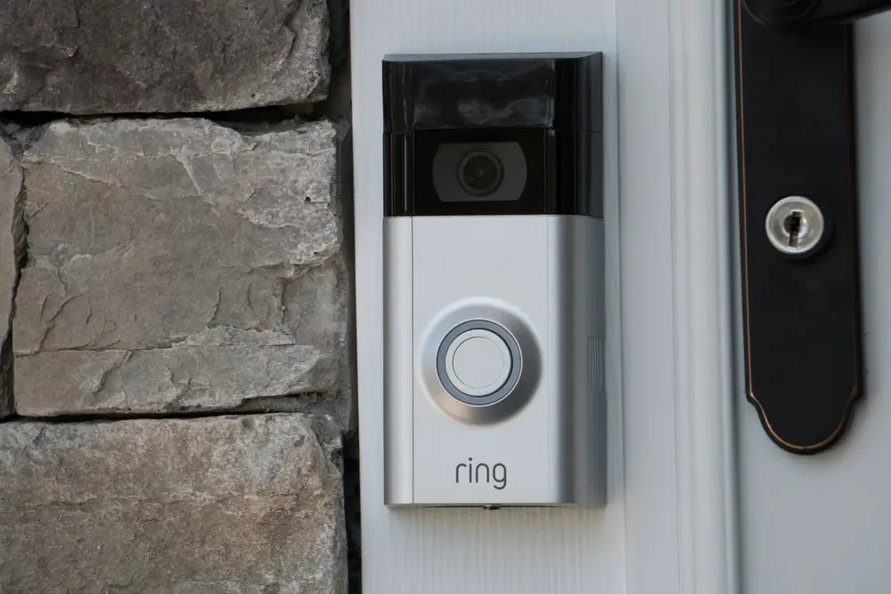 how does a wireless doorbell work