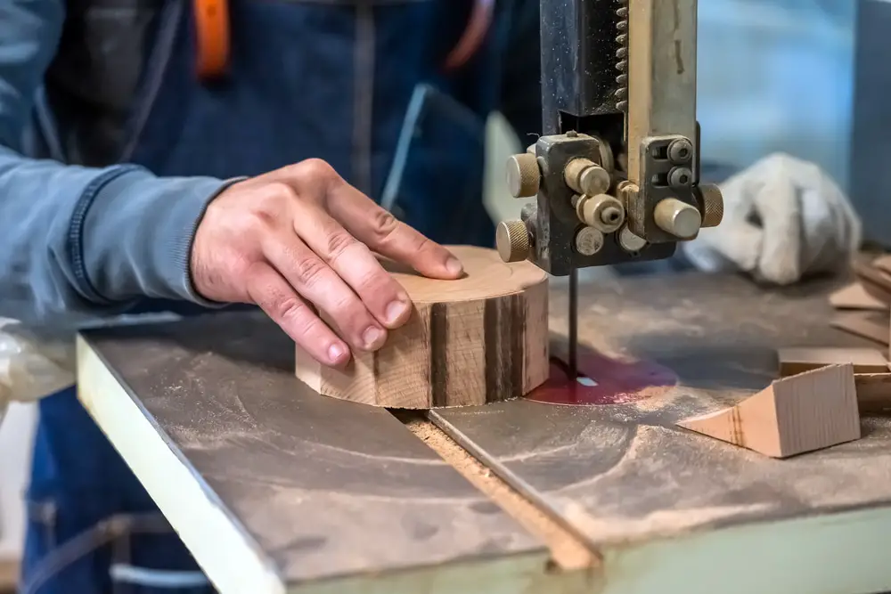 how to use a scroll saw