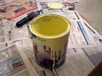 yellow bucket of tint